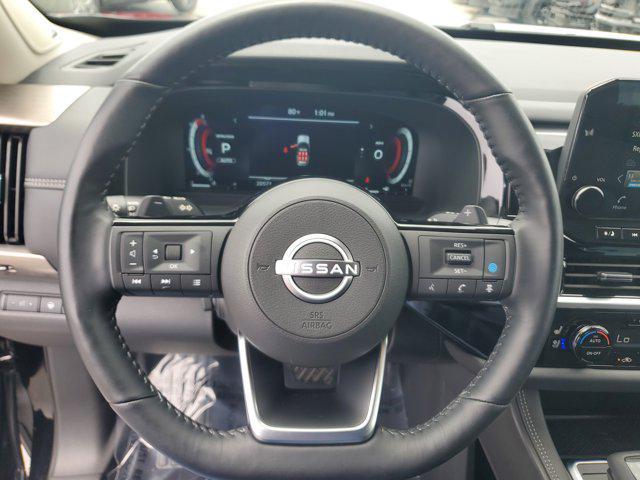 Photo of 2024 Super Black Nissan Pathfinder