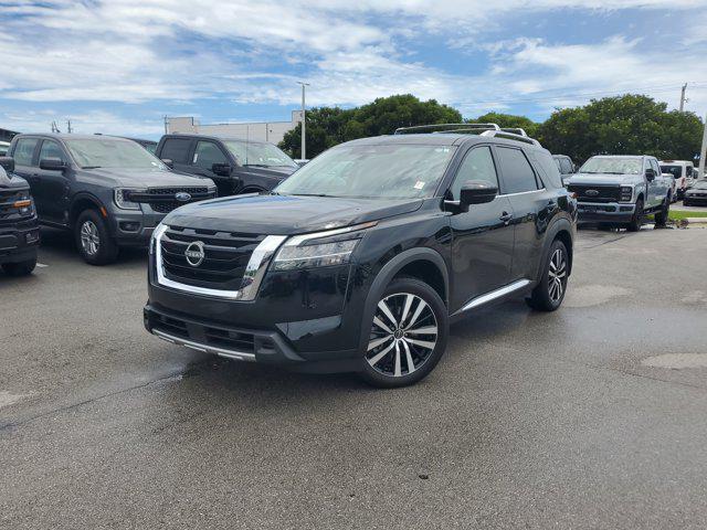 Photo of 2024 Super Black Nissan Pathfinder