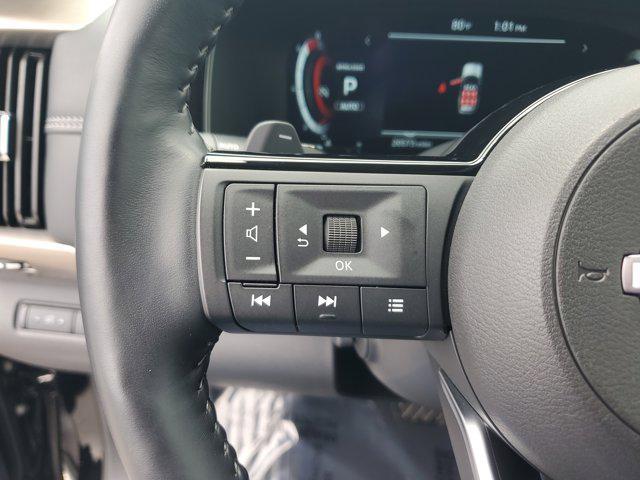 Photo of 2024 Super Black Nissan Pathfinder