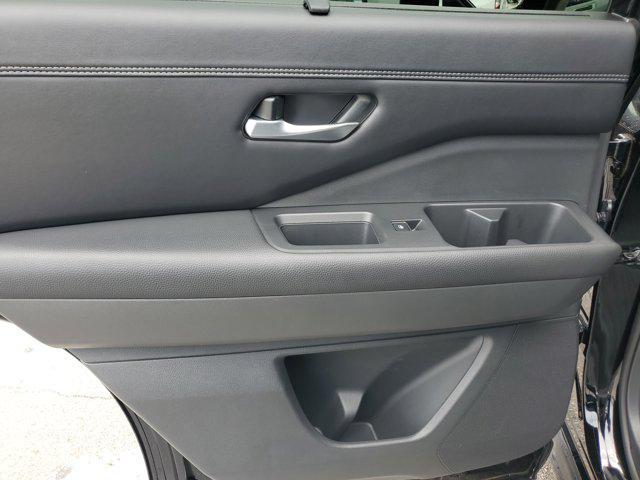 Photo of 2024 Super Black Nissan Pathfinder