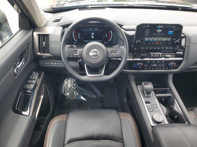 Photo of 2024 Super Black Nissan Pathfinder