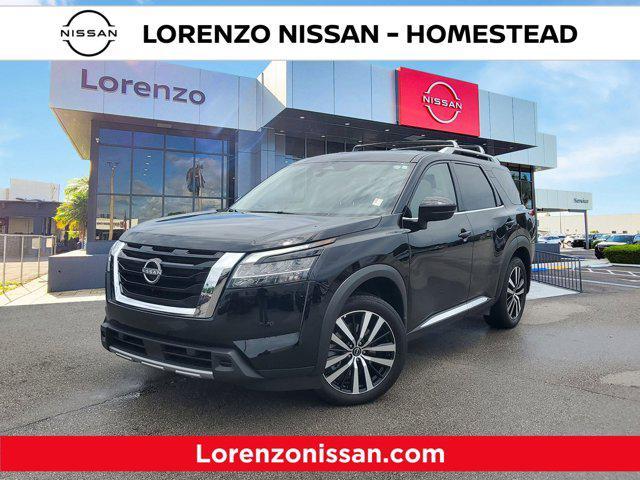 Photo of 2024 Super Black Nissan Pathfinder