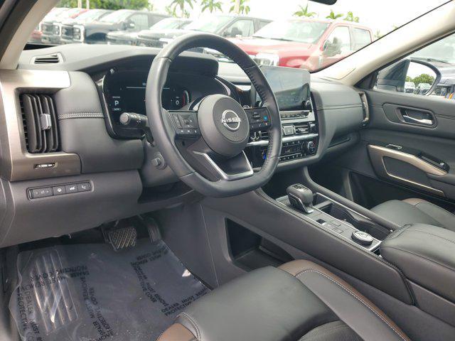Photo of 2024 Super Black Nissan Pathfinder