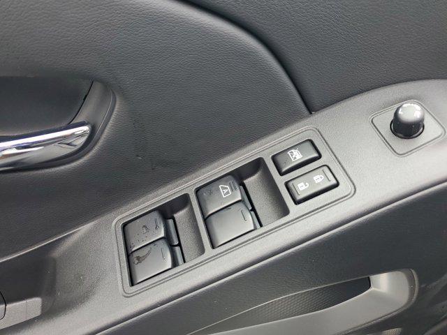 Photo of 2025 Glacier White Nissan Frontier