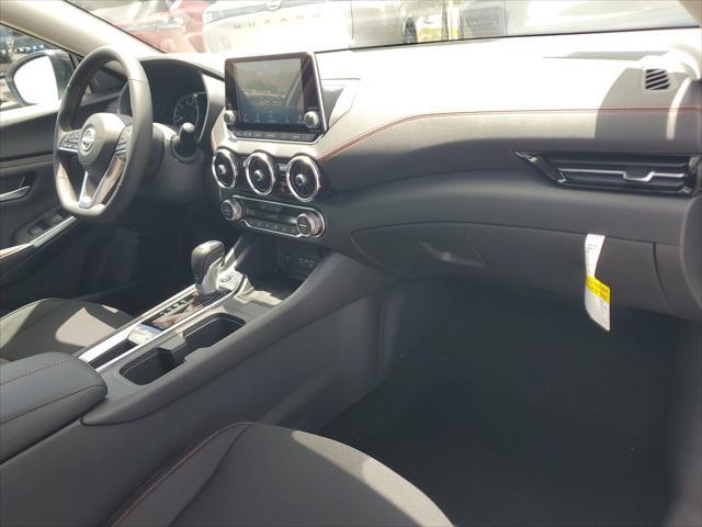 Photo of 2025 Aspen White Tricoat/Super Black Nissan Sentra