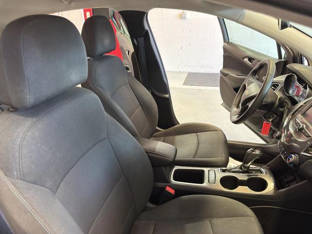 Photo of 2018 Pepperdust Metallic Chevrolet Cruze