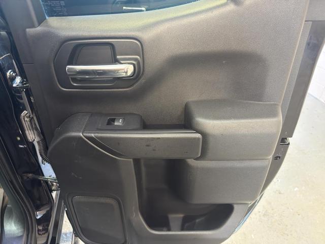 Photo of 2019 Black Chevrolet Silverado 1500