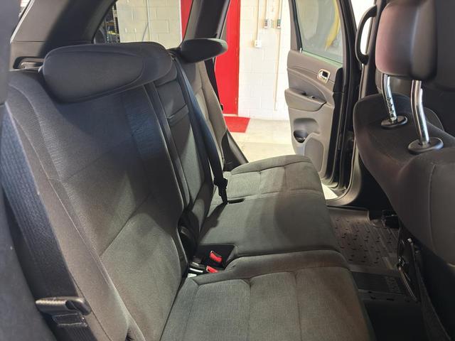 Photo of 2017 Diamond Black Crystal Pearlcoat Jeep Grand Cherokee