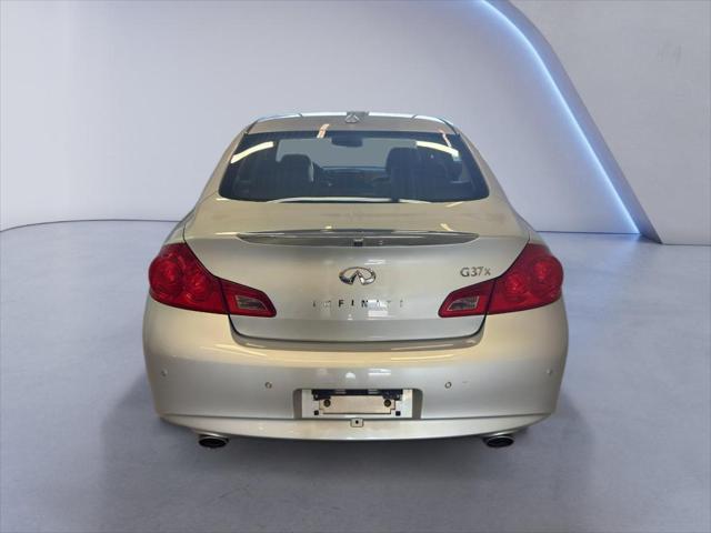 Photo of 2013 Liquid Platinum INFINITI G37x