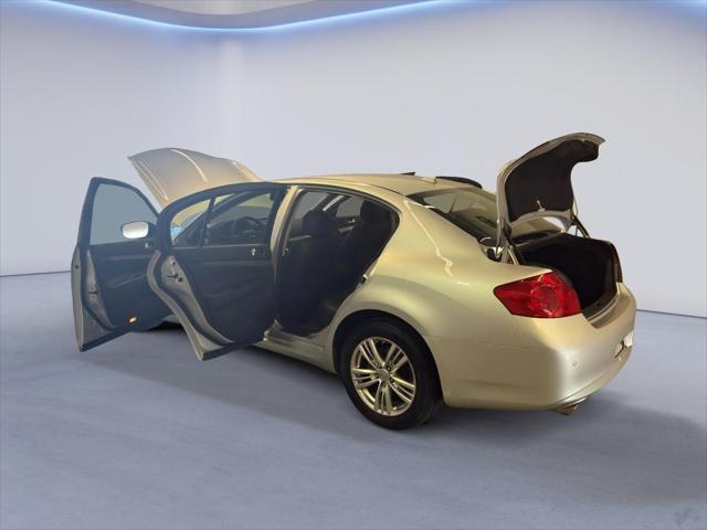 Photo of 2013 Liquid Platinum INFINITI G37x