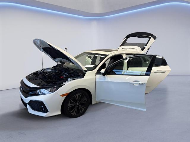 Photo of 2018 White Orchid Pearl Honda Civic