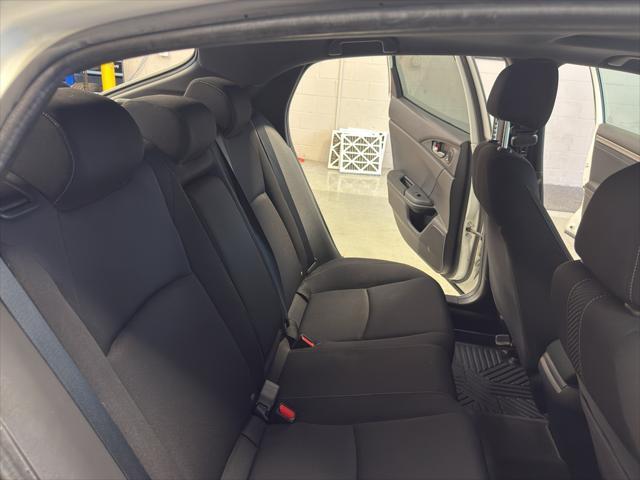 Photo of 2018 White Orchid Pearl Honda Civic