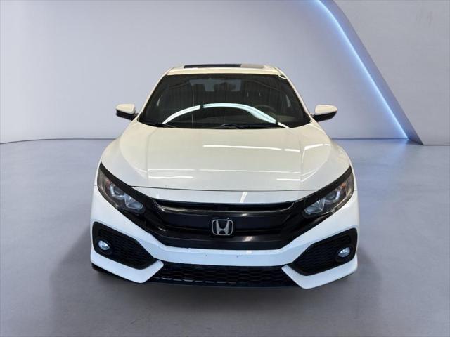 Photo of 2018 White Orchid Pearl Honda Civic