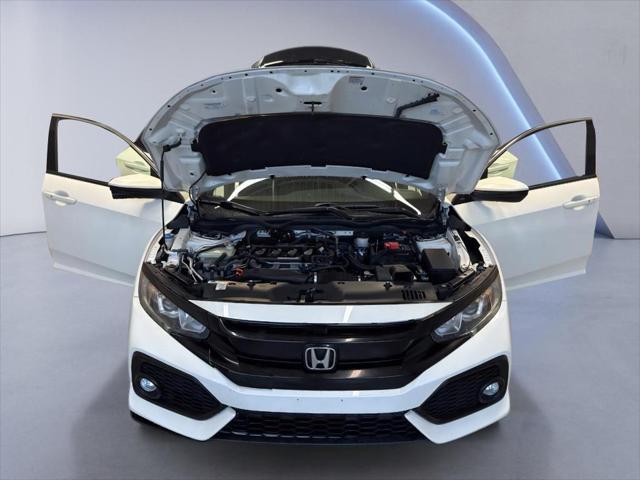 Photo of 2018 White Orchid Pearl Honda Civic