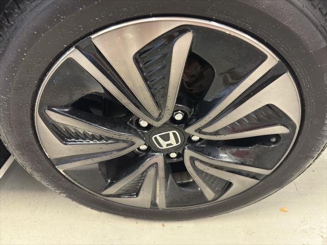 Photo of 2018 White Orchid Pearl Honda Civic