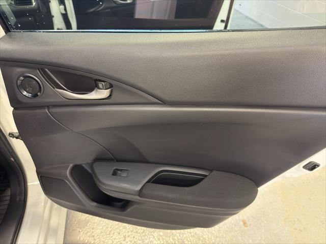 Photo of 2018 White Orchid Pearl Honda Civic