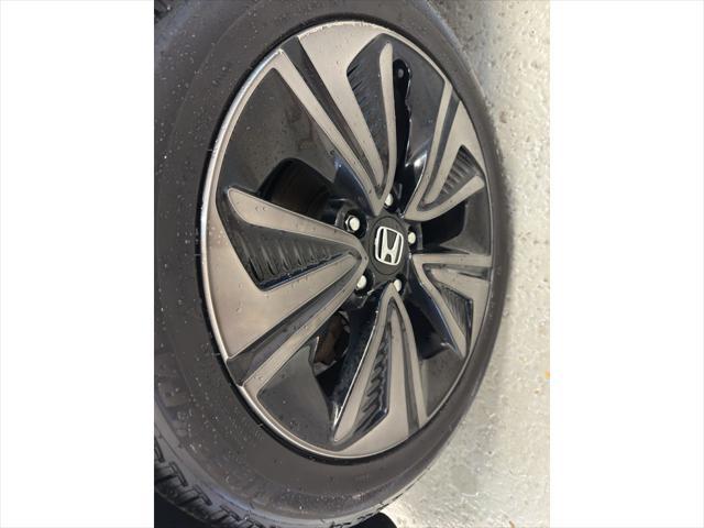 Photo of 2018 White Orchid Pearl Honda Civic