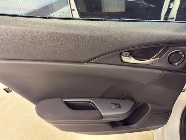 Photo of 2018 White Orchid Pearl Honda Civic