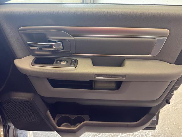 Photo of 2018 Granite Crystal Metallic Clearcoat RAM 1500