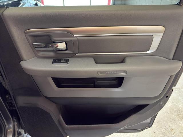 Photo of 2018 Granite Crystal Metallic Clearcoat RAM 1500