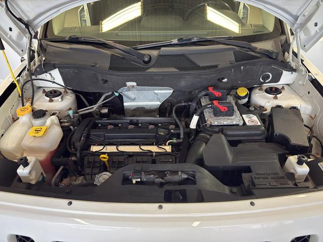 Photo of 2014 Bright White Clearcoat Jeep Patriot