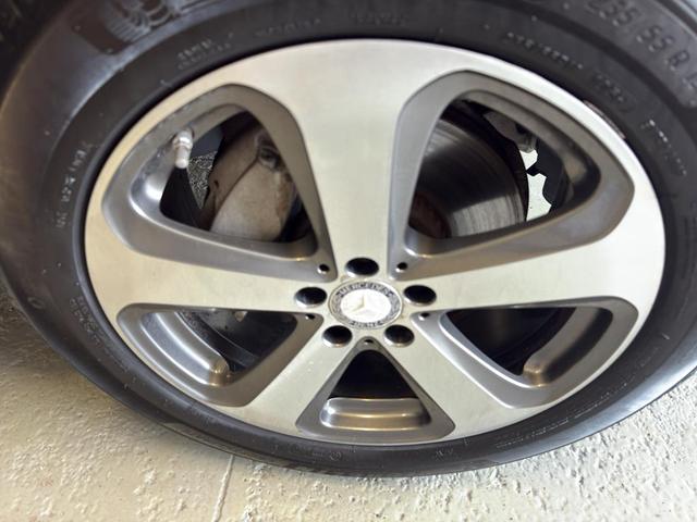 Photo of 2016 Selenite Grey Metallic Mercedes-Benz GLC 300