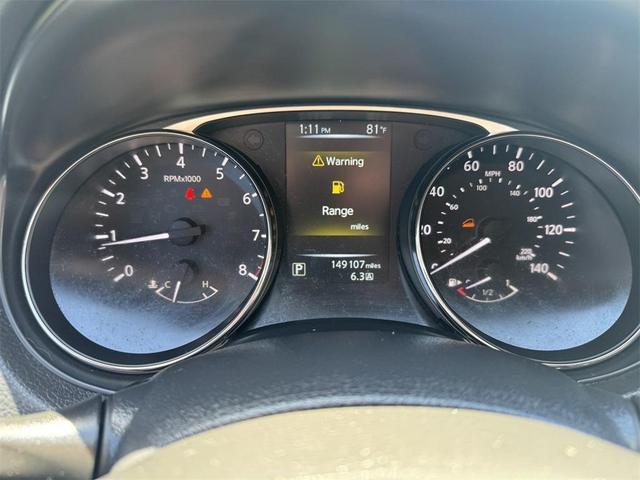 Photo of 2015 Super Black Nissan Rogue