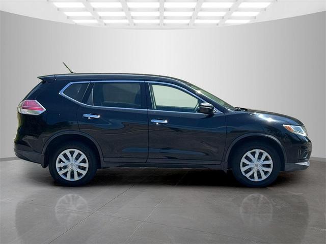Photo of 2015 Super Black Nissan Rogue