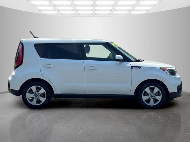 Photo of 2018 Clear White Kia Soul