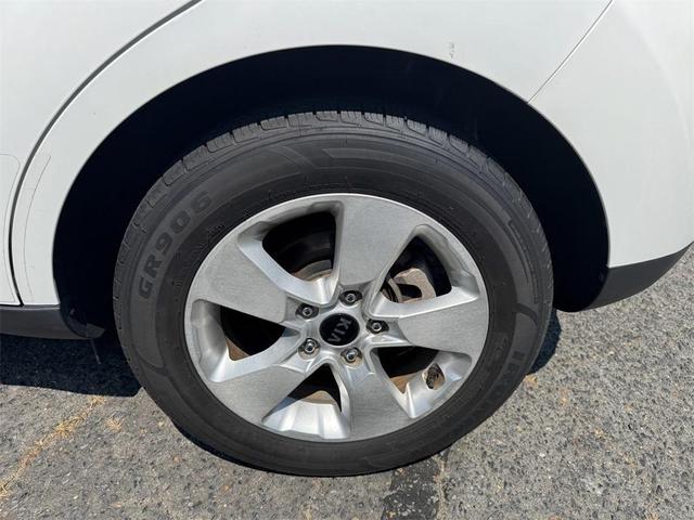 Photo of 2018 Clear White Kia Soul