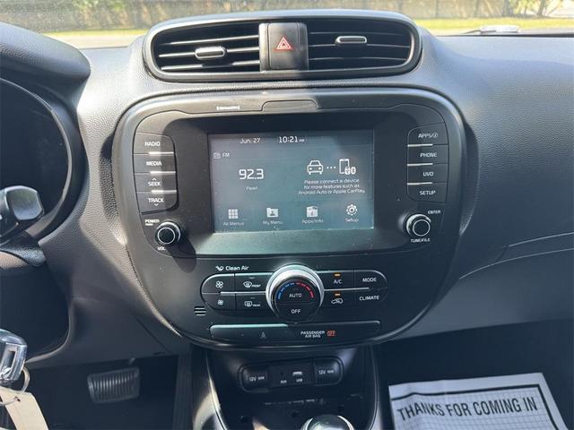 Photo of 2018 Clear White Kia Soul