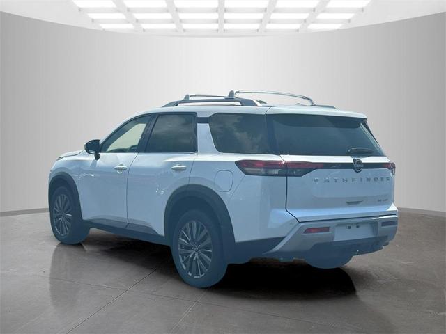 Photo of 2025 Everest White P Nissan Pathfinder