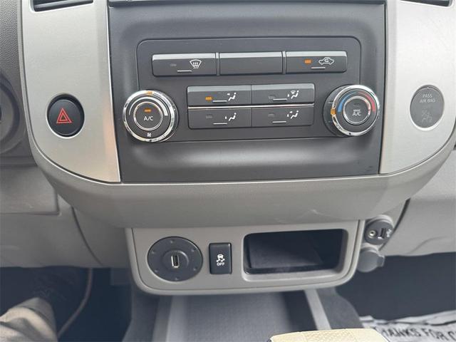 Photo of 2019 Glacier White Nissan Frontier