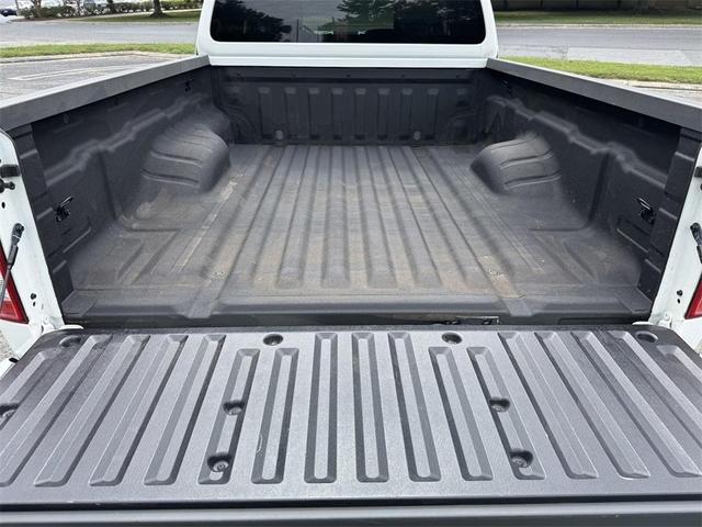 Photo of 2019 Glacier White Nissan Frontier