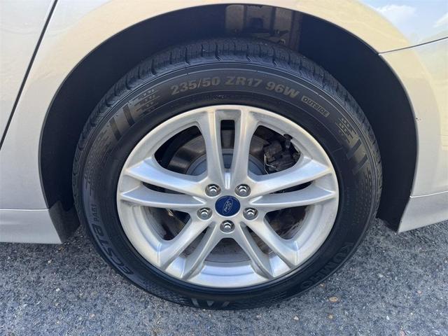 Photo of 2018 Ingot Silver Ford Fusion