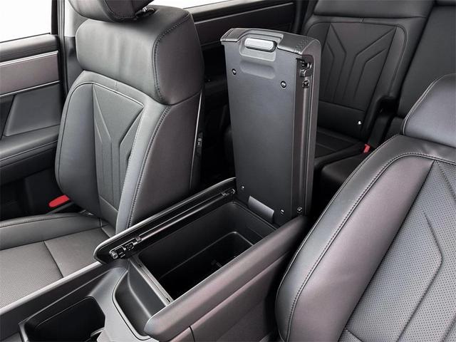 Photo of 2026 Phantom Black Hyundai SANTA FE HEV