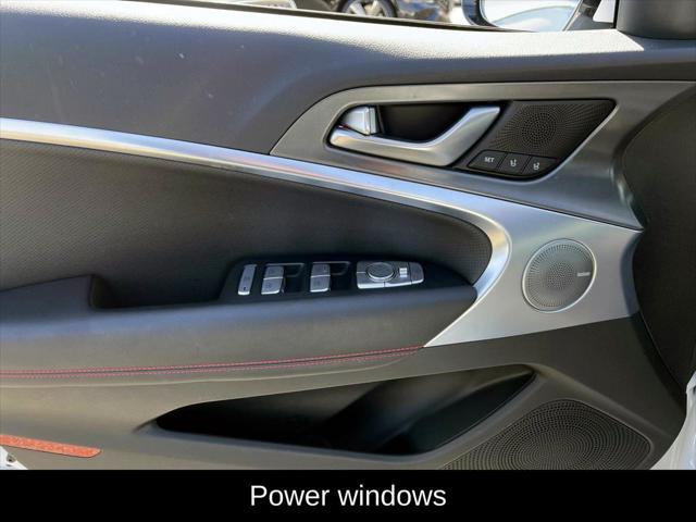 Photo of 2024 White Genesis G70