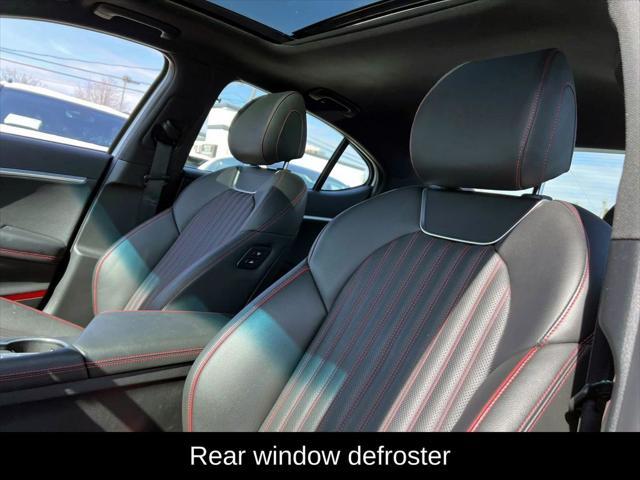 Photo of 2024 White Genesis G70