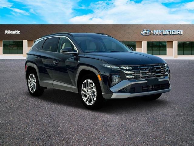 Photo of 2025 Phantom Black Hyundai TUCSON