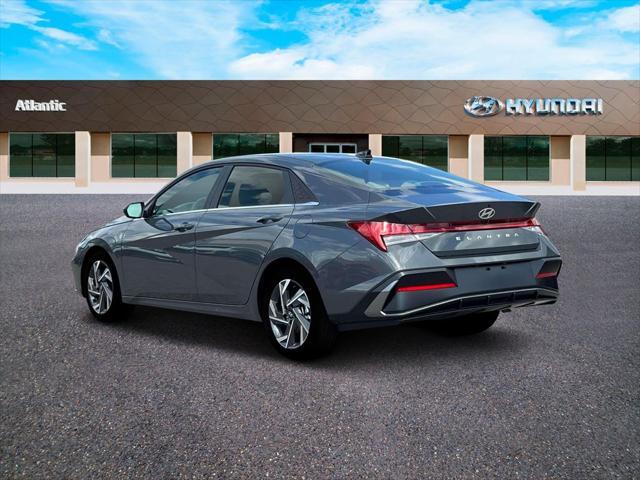 Photo of 2025 Gray Hyundai ELANTRA