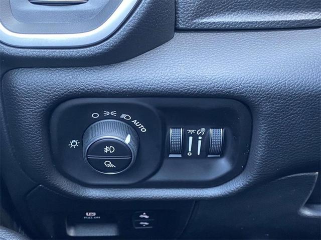 Photo of 2025 Bright White Clearcoat RAM 1500