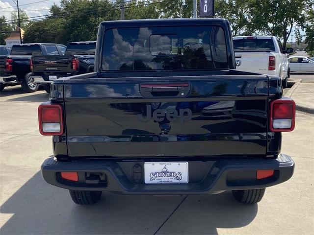 Photo of 2025 Black Clearcoat Jeep Gladiator