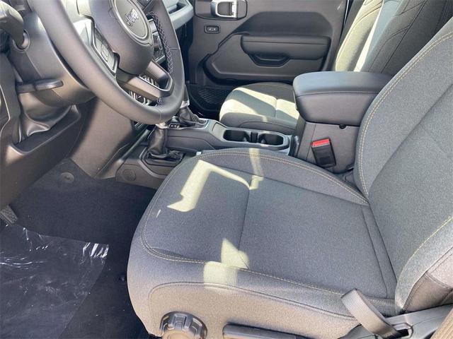 Photo of 2025 Black Clearcoat Jeep Gladiator