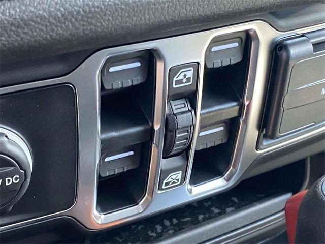 Photo of 2025 Black Clearcoat Jeep Gladiator