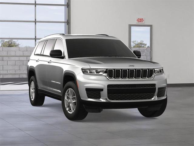 Photo of 2025 Silver Zynith Jeep Grand Cherokee L