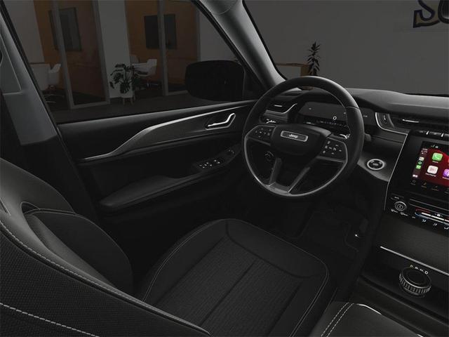 Photo of 2025 Silver Zynith Jeep Grand Cherokee L