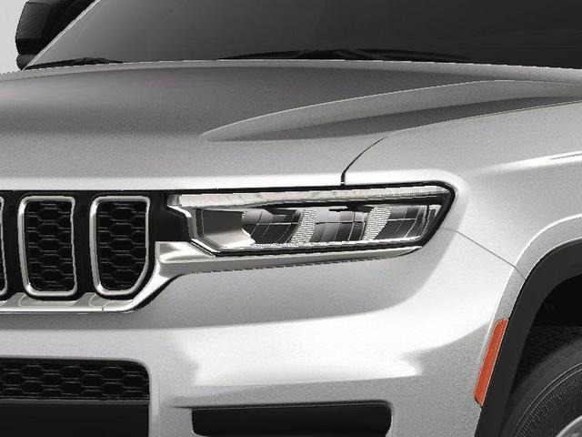 Photo of 2025 Silver Zynith Jeep Grand Cherokee L