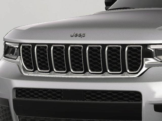 Photo of 2025 Silver Zynith Jeep Grand Cherokee L
