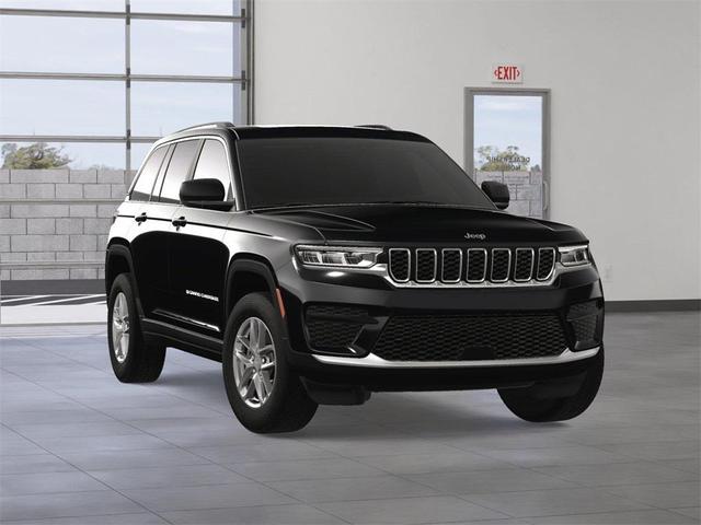 Photo of 2025 Diamond Black Jeep Grand Cherokee