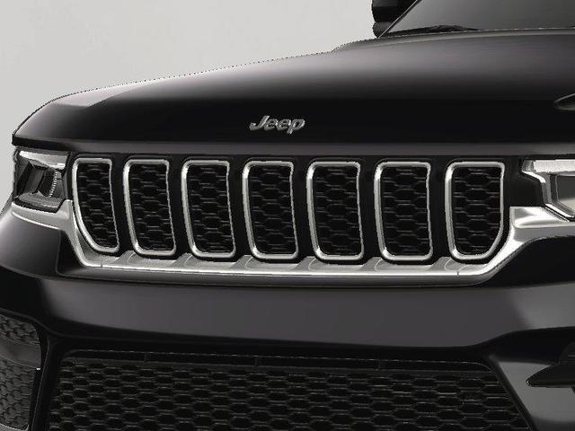 Photo of 2025 Diamond Black Jeep Grand Cherokee